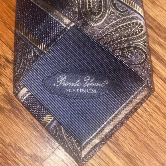 Pronto Uomo Platinum Tie - Picture 3 of 5